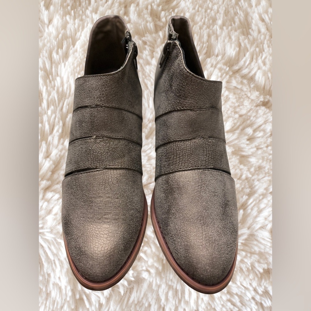 Very G Taupe Ankle Boots